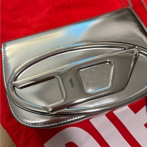 Diesel 1DR Shoulder Bag in Silver - Picture 4 of 11